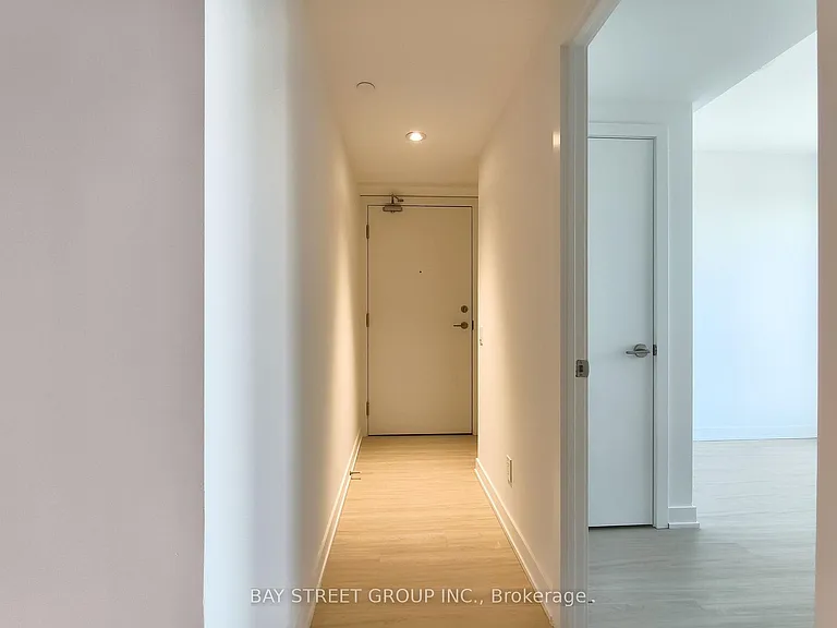 8 Wellesley St E #3910 — Photo 9