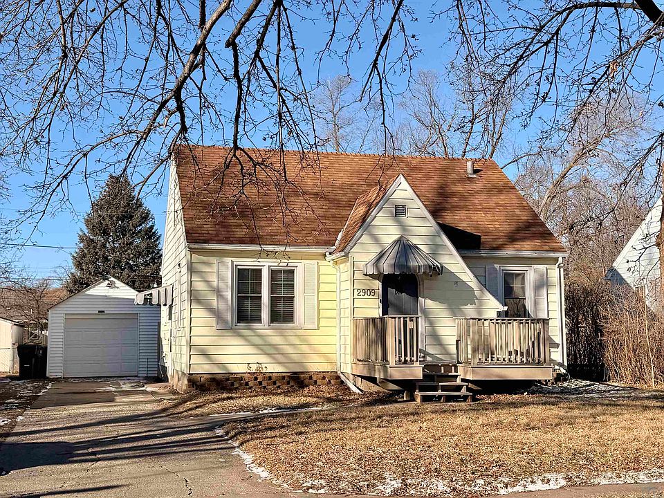 1st image of 2909 Isabella St