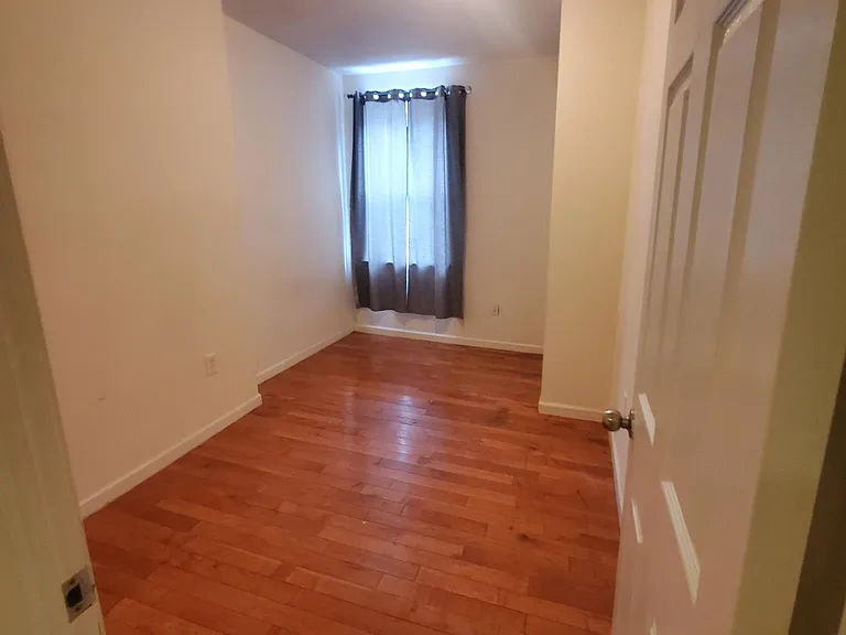 1941 Wharton St #1F — Photo 4
