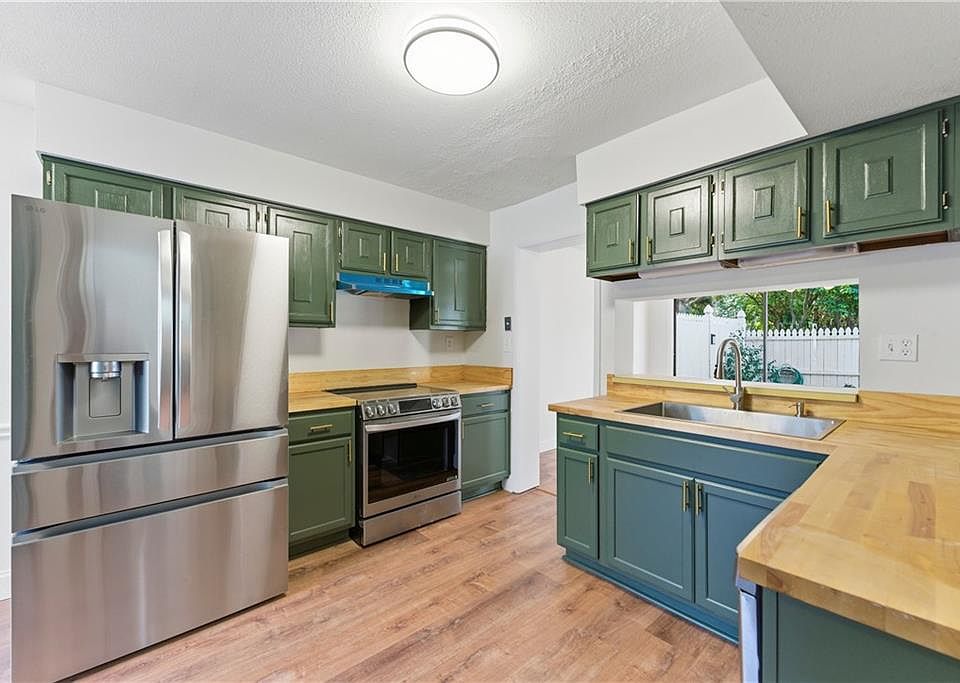 1st image of 2632 Briarwood Dr SE