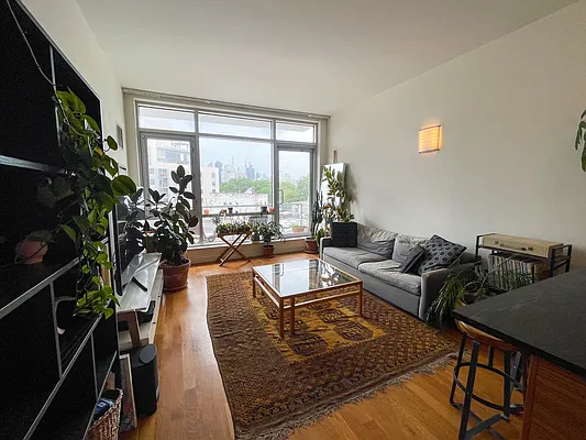 Rented by Evergreen Realty & Investments | media 5