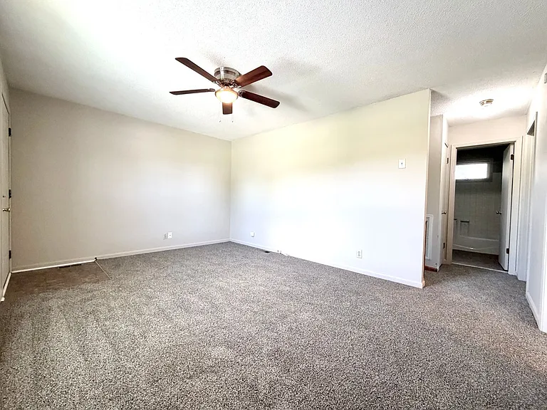 Bancroft Circle Apartments — Photo 28