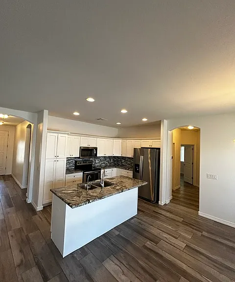 1298 E Avenida Fresca — Photo 18