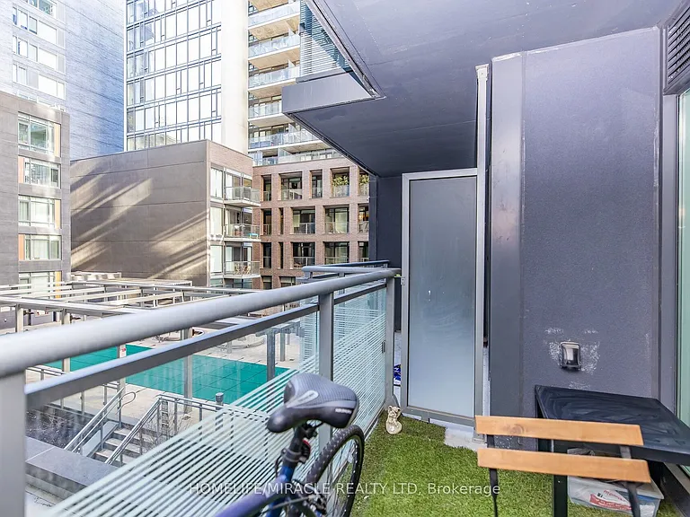 525 Adelaide St W #501 — Photo 16