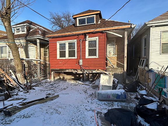 4th image of 2107 W 70th Pl