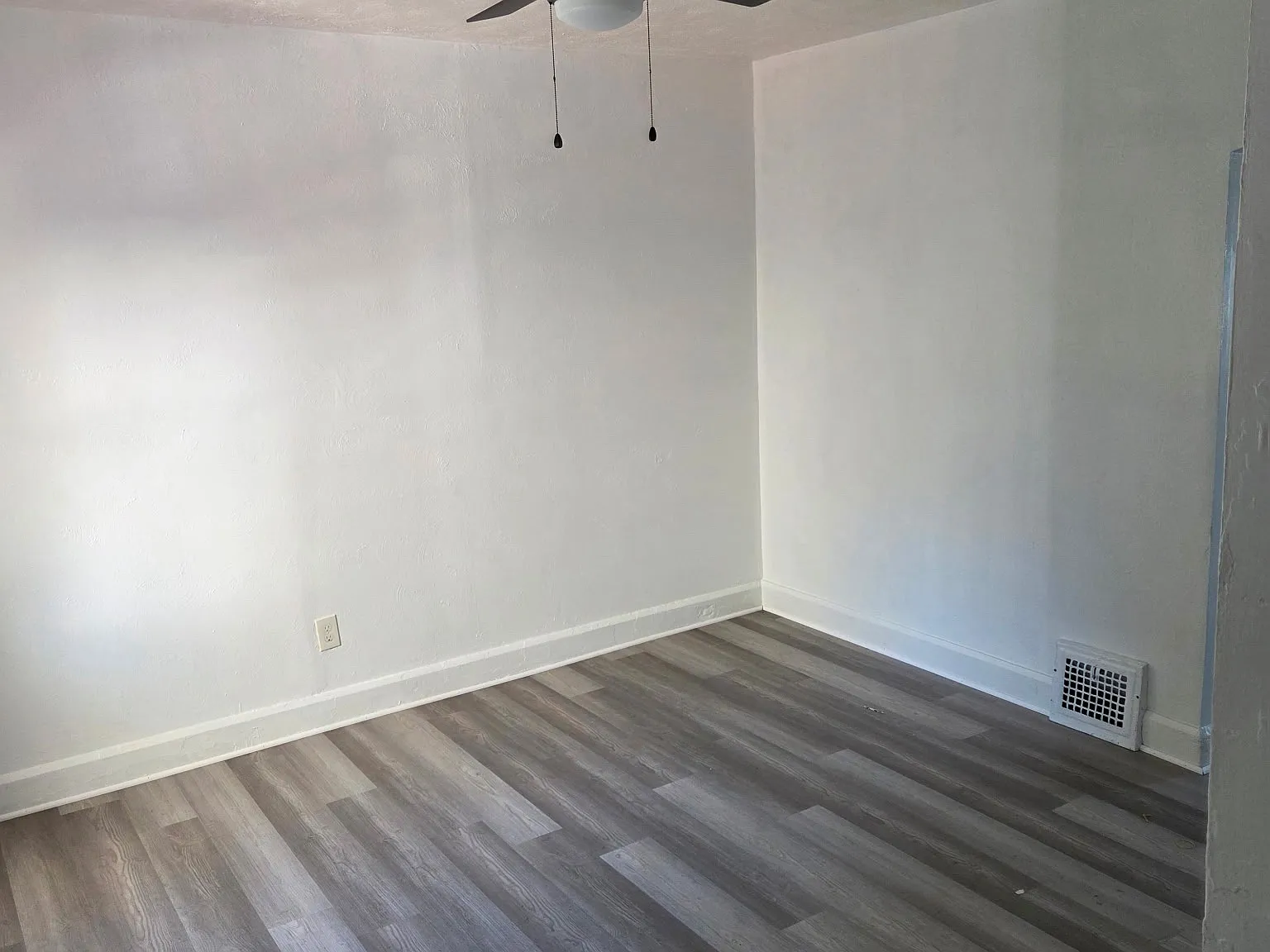 2 bed, 1100 sqft, $1,100 — Photo 3