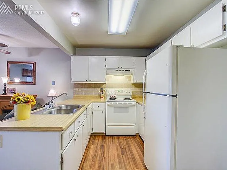 5517 Mansfield Ct — Photo 10