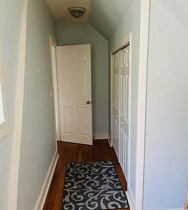 4th image of 60 Sterling Ave