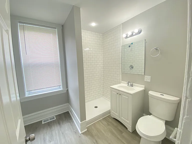 3842 W Division St — Photo 16