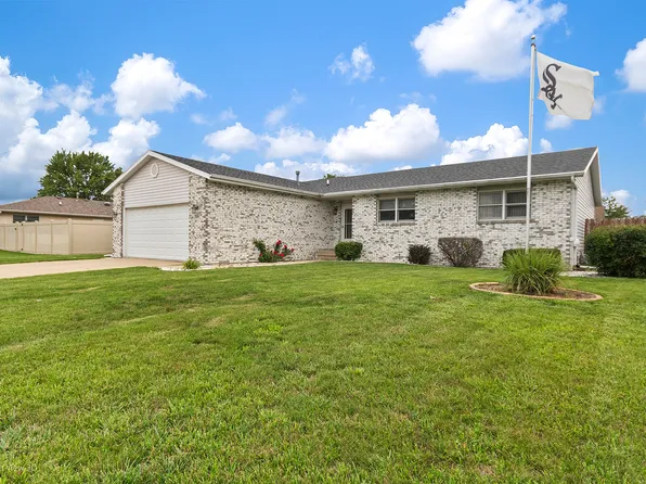 736 Monroe St, Bradley, IL 60915