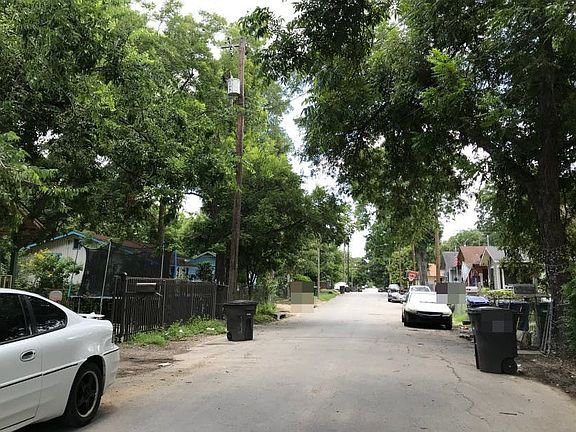 4th image of 107 Weaver St