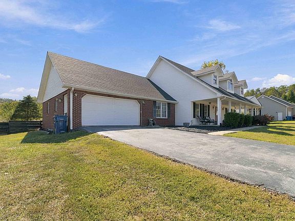 3rd image of 87 Forest Ridge Cir