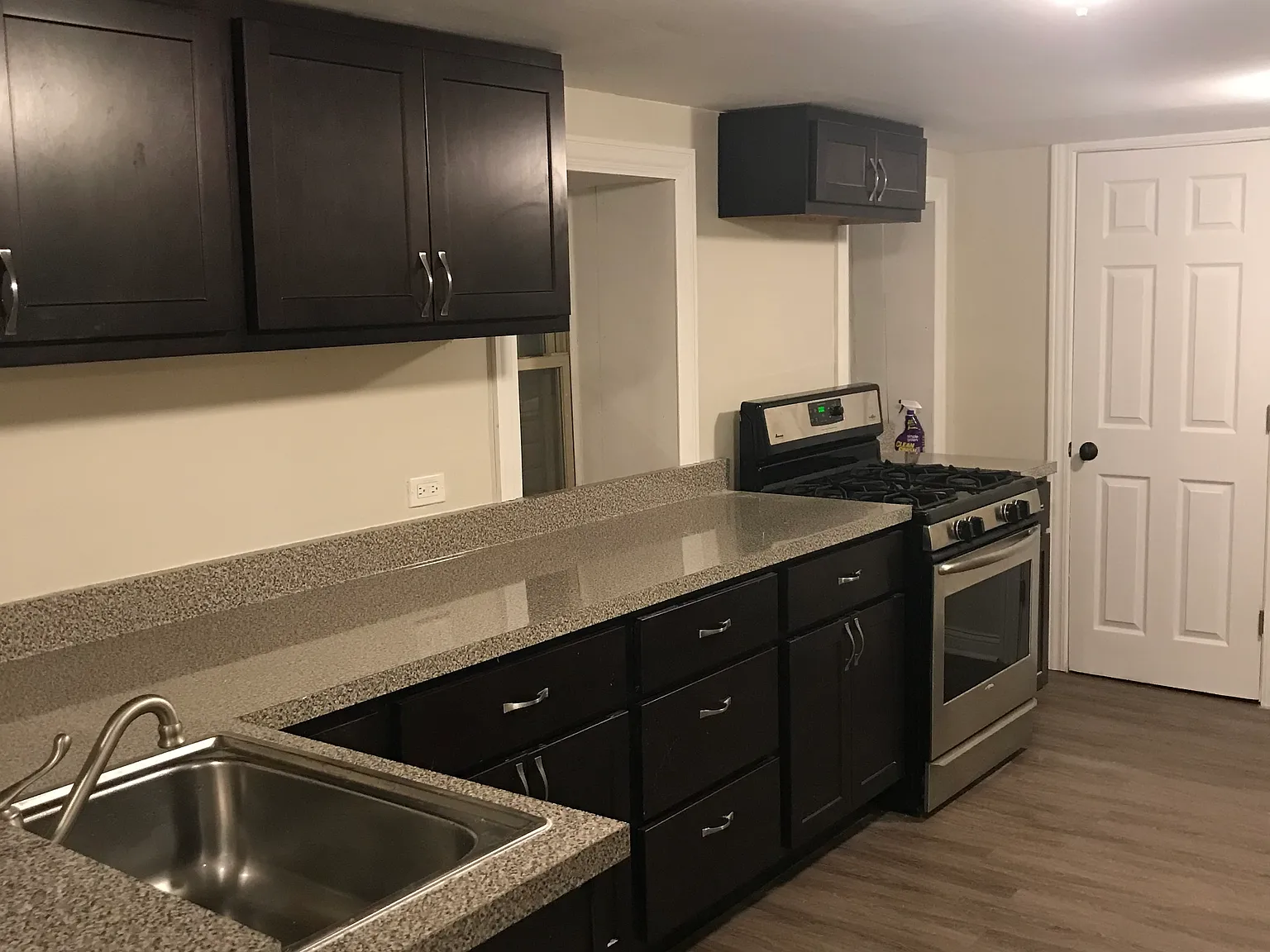 2 bed, 750 sqft, $1,150 — Photo 2