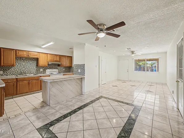 8141 W INDIANOLA Avenue, Phoenix, AZ 85033