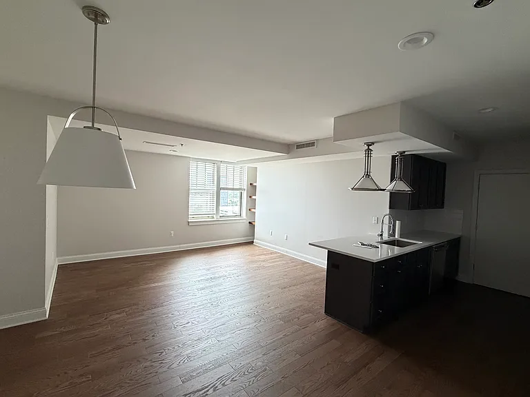 525 W Lafayette Blvd #16C — Photo 13