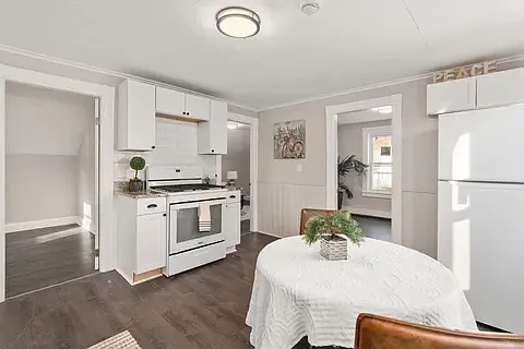 27 Dresser St #2 — Photo 3