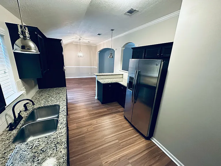 3272 Alexandria Dr — Photo 10