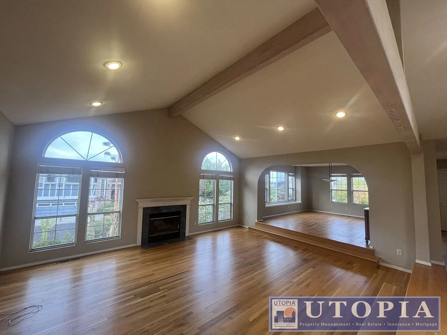 Gorgeous Single Story 3 Bedroom, 3 Bathroom Home — Photo 3