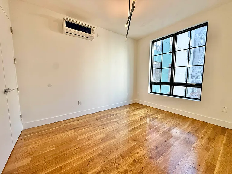 12 Ford St #6A — Photo 6