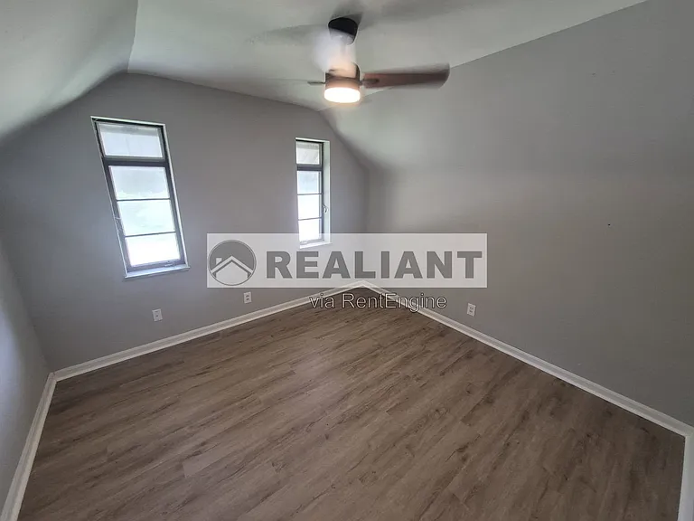 501 Hallam Ave — Photo 14