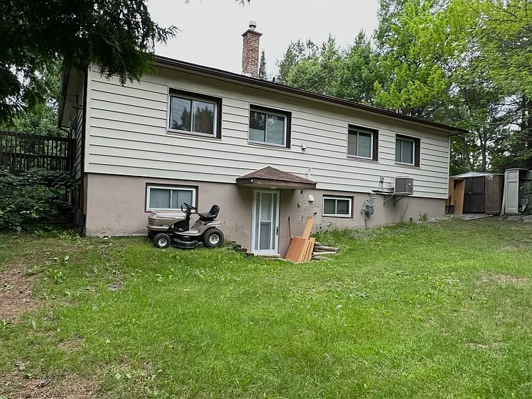 Brenda Dr — Photo 23