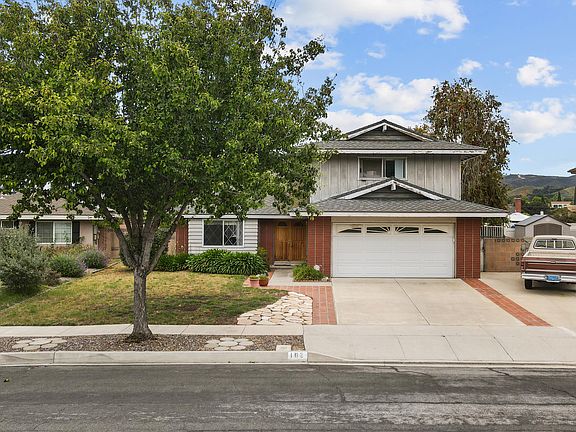 3rd image of 102 Knollwood Dr