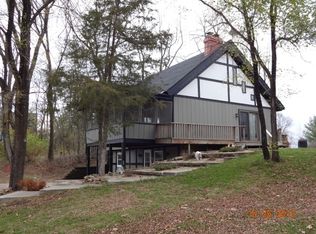 S13149 Highbanks Rd, Spring Green, WI 53588