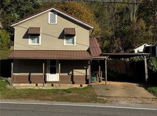 1386 Charleston Rd, Poca, WV 25159