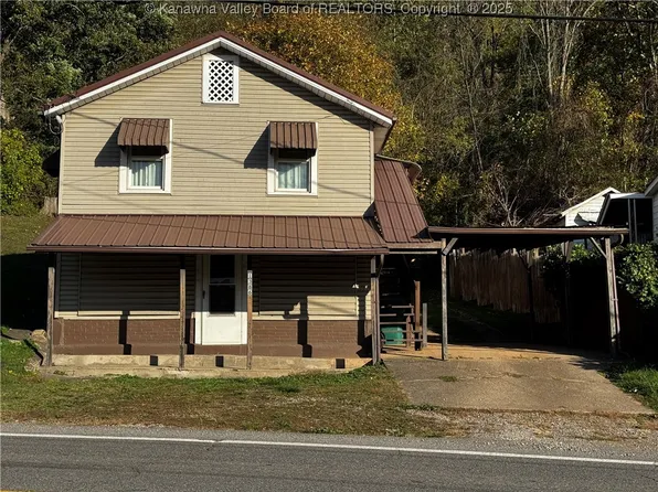 1386 Charleston Rd, Poca, WV 25159