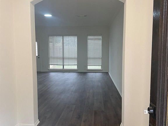 2nd image of 3615 Slocom Dr