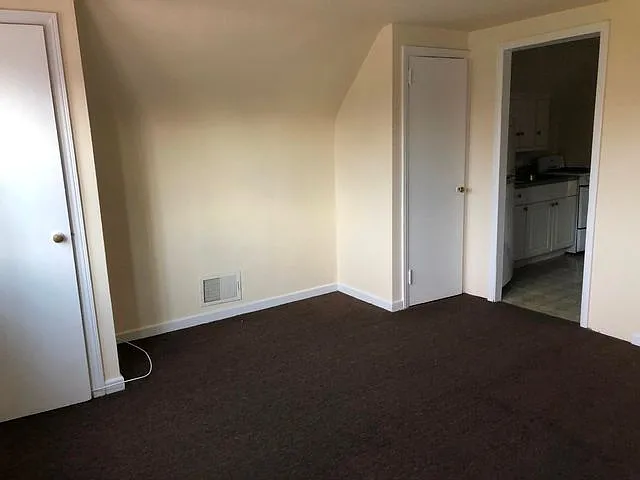 225 W Hudson St — Photo 6