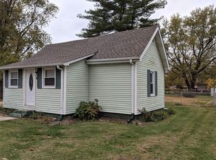 8 Chestnut St, Danville, IL 61832