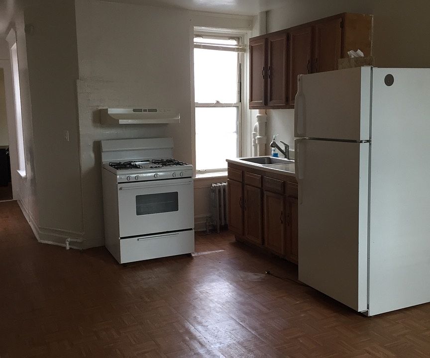 1st image of 3057 32nd St #4B