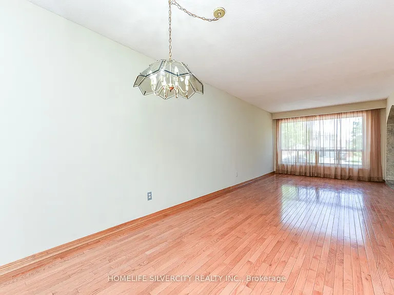 7378 Bybrook Dr — Photo 14
