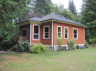 6669 Maxwelton Rd, Clinton, WA 98236