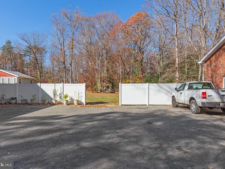 6245 Cracklingtown Rd — Photo 11