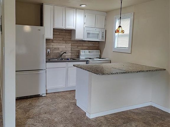 3rd image of 1302 W Winnipeg Ave