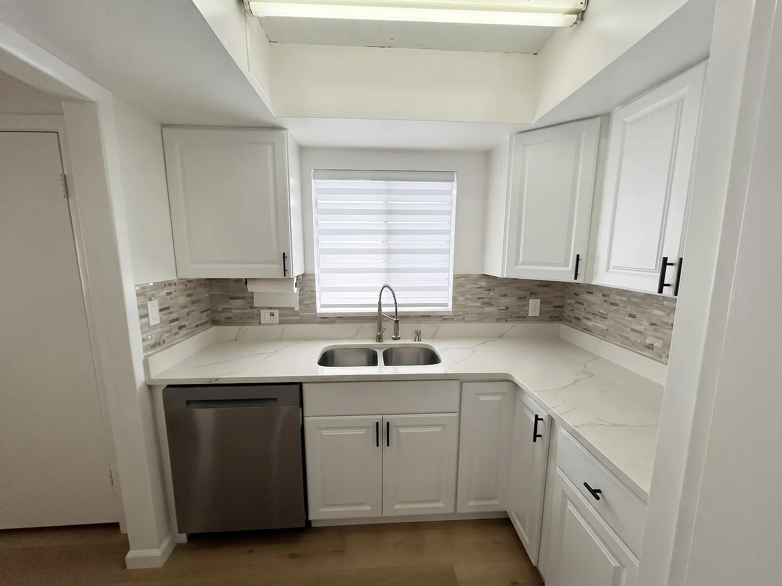 2 bed, 1180 sqft, $1,990 — Photo 3