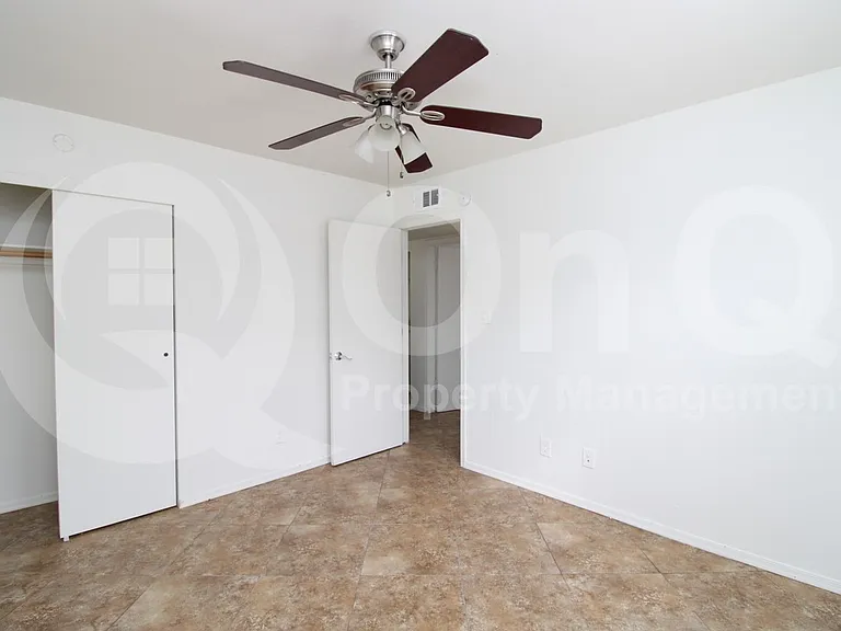 1224 E Huntington Dr — Photo 16