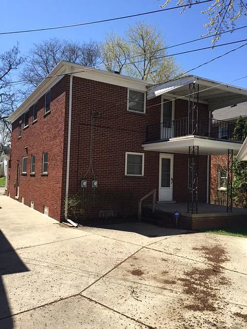 Building Photo - 210 Catalpa Dr