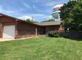 2 N Club House Dr, Augusta, KS 67010