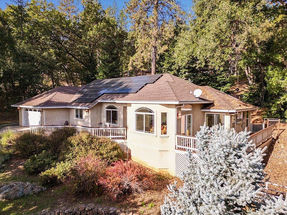 1st image of 15088 Lorie Dr