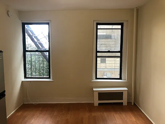 Rented by Karten Real Estate Services LLC | media 16