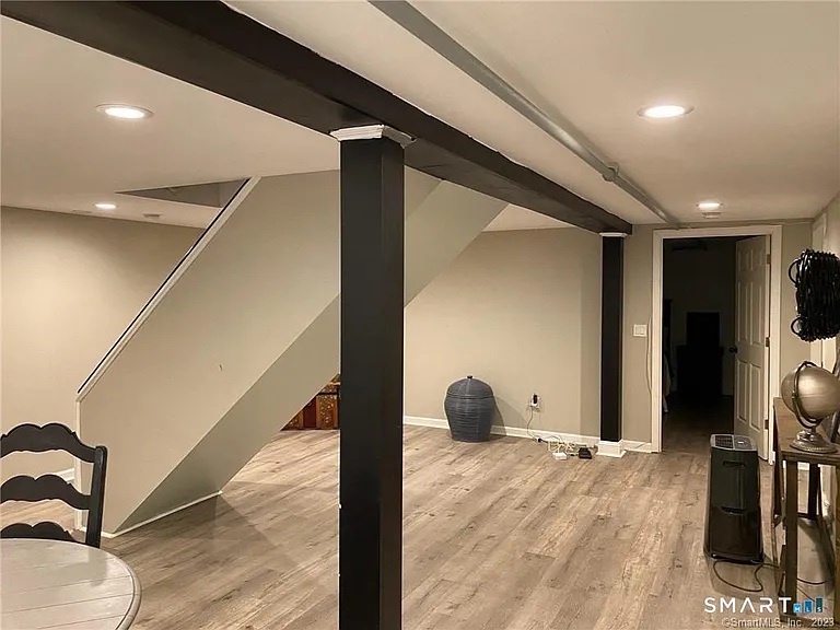 94 Fennbrook Dr — Photo 38