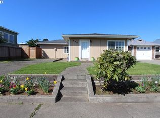 590 Franklin Ave, Bandon, OR 97411
