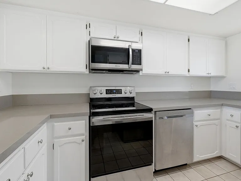 6805 Briarwood Dr — Photo 7