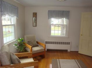 50 Chapman Rd, West Hartford, CT 06107