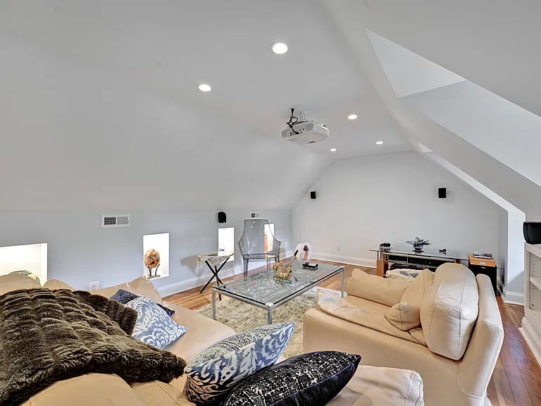 6907 Bradley Blvd — Photo 17