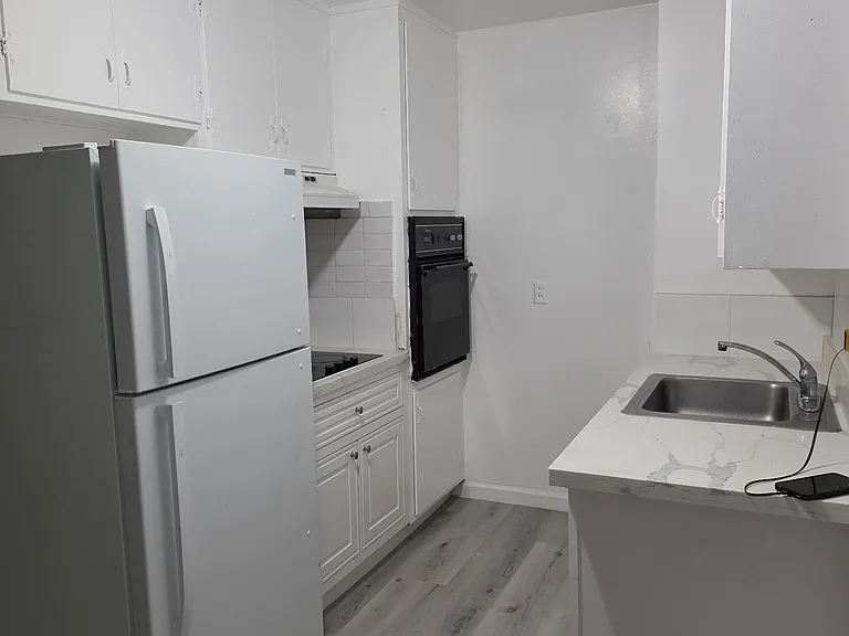 254 Pamela Ave #4 — Photo 6