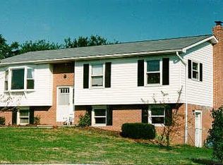 9988 Harvest Dr, Frederick, MD 21702